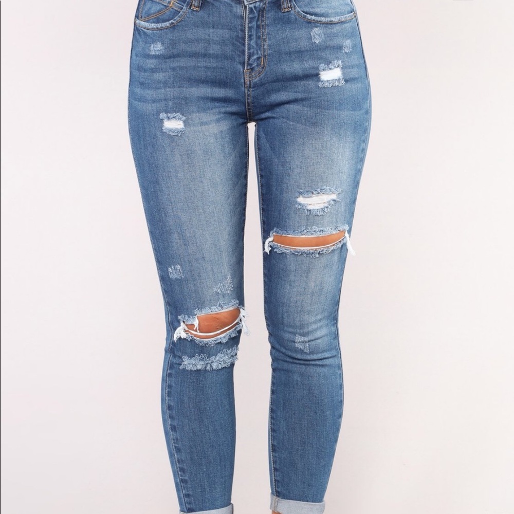 Fashion nova jeans never worn too big